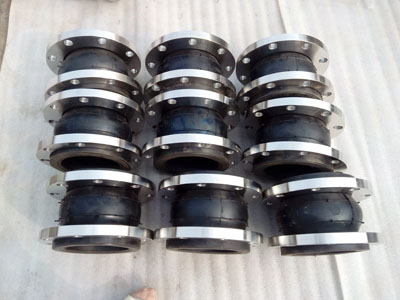 如何根據環境和使用介質的不同選擇合適的橡膠接頭